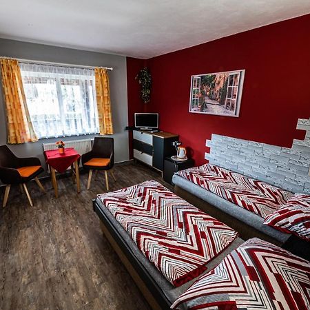 Penzion U Tulaka Dobrichovice Luaran gambar