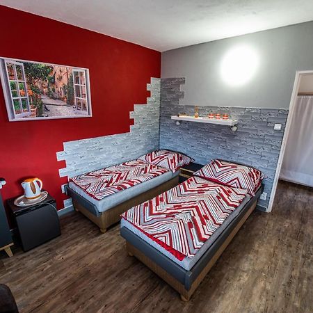 Penzion U Tulaka Dobrichovice Luaran gambar
