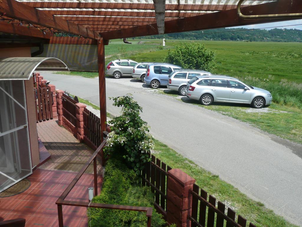 Penzion U Tulaka Dobrichovice Luaran gambar