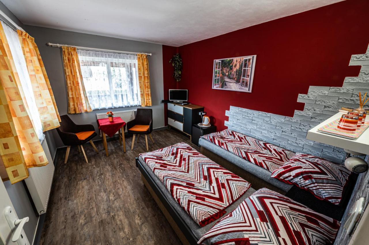 Penzion U Tulaka Dobrichovice Luaran gambar
