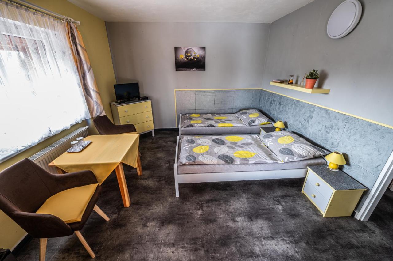 Penzion U Tulaka Dobrichovice Luaran gambar