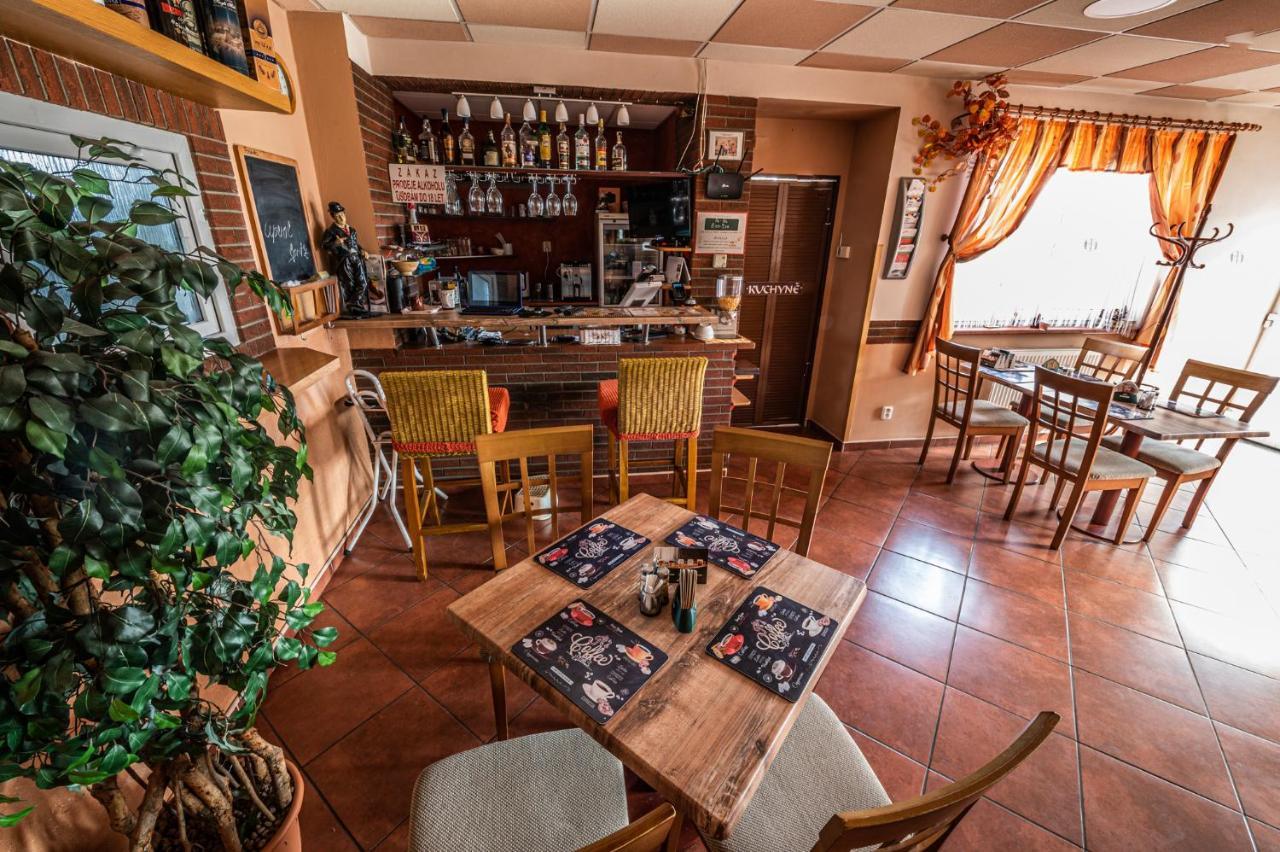 Penzion U Tulaka Dobrichovice Luaran gambar