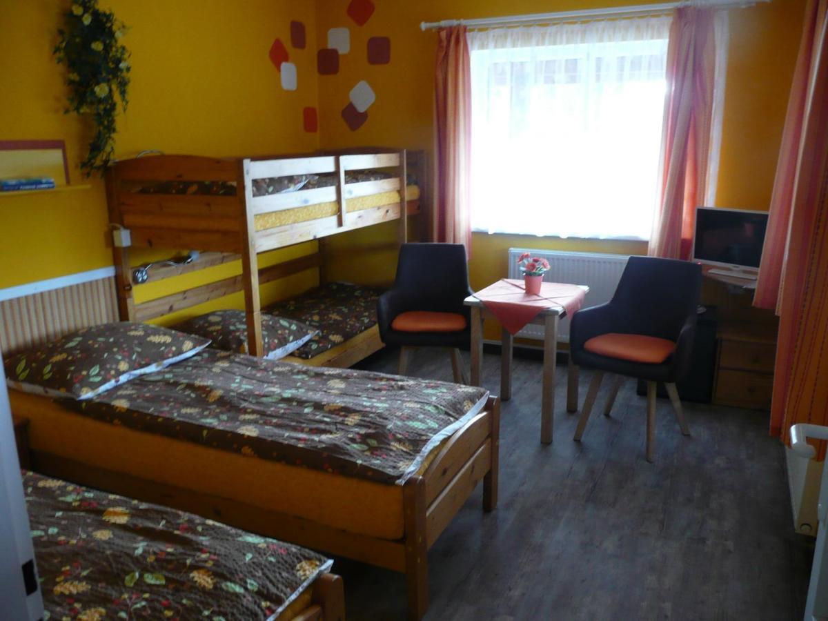 Penzion U Tulaka Dobrichovice Luaran gambar