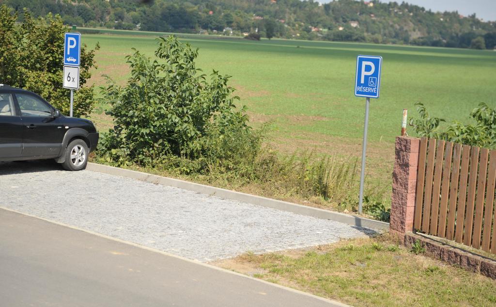 Penzion U Tulaka Dobrichovice Luaran gambar