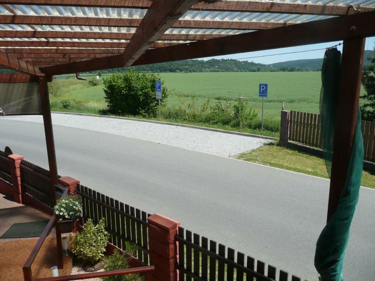 Penzion U Tulaka Dobrichovice Luaran gambar